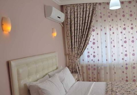 Others Huxley Old City