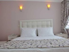 Others 4 Huxley Old City