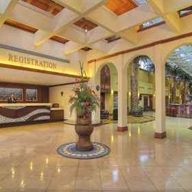 Tradewinds Island Grand Resort 1, Hotel Eckerd College