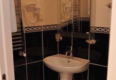 Others 7 Huxley Old City