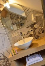 อื่นๆ 4 Retro Brussels