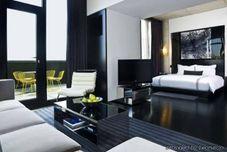 อื่นๆ Sixty Les