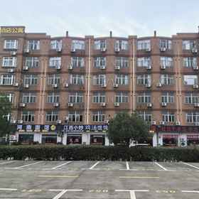 Hotel Main Pic1Shanghai Zhenzhenhao Hotel (Oriental Hepatobiliary Hospital Branch)，Hanting Hotel Shanghai Jiading Yecheng Road Branch Parking Lot飯店