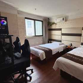 Hotel Main Pic 1 Super 8 Hotel (Shanghai Huyi Highway Shanghai University), 百合婚礼 酒店
