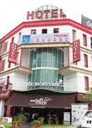 Hotel Exterior Swing and Pillows PJ Kota Damansara