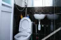 Toilet Kamar The Royal Palace Hotel