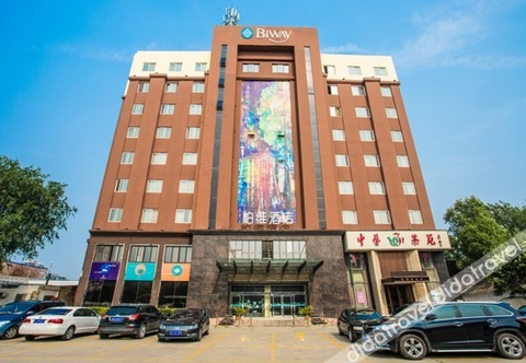 Luar Bangunan Baiwei Lianhua Hotel (Puyang Bus Station )