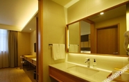 ห้องน้ำภายในห้อง 5 Ji Hotel (Hongqiao Airport Huqingping Road)