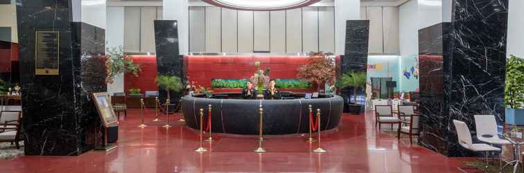 Lobi Merlynn Park Hotel