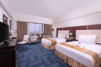 Bedroom 4 Merlynn Park Hotel