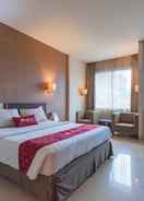 BEDROOM RedDoorz Premium near Paris Van Java Mall