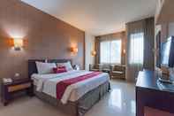 Bedroom RedDoorz Premium near Paris Van Java Mall