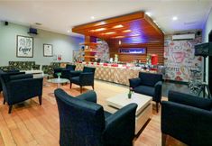 Bar, Cafe and Lounge 4 Hotel Dafam Pekalongan