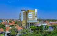 Bên ngoài 7 Hotel Dafam Pekalongan