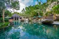 Kolam Renang The Lokha Ubud Resort, Villas & Spa