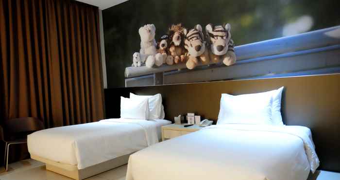 Bilik Tidur FM7 Resort Hotel – Bandara Jakarta Airport