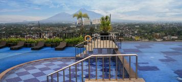 Swimming Pool 2 Indoluxe Hotel Jogjakarta