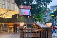 Bar, Cafe and Lounge J4 Hotels Legian