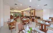 Restaurant 7 Grand Orchid Hotel Solo