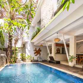 Swimming Pool 1 Casa Dasa Legian, Kuta Hotels