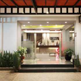 Exterior / Building 3 Collection O Pasteur Near Paris Van Java Mall Formerly Sweet Karina, Sahabat Shuttle Pasteur Hotels
