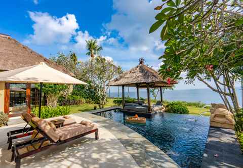 Kolam Renang AYANA Villas Bali