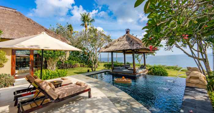 Swimming Pool AYANA Villas Bali