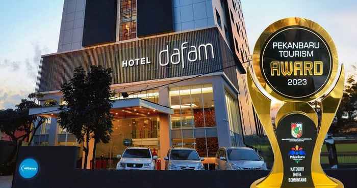 ภายนอกอาคาร Hotel Dafam Pekanbaru