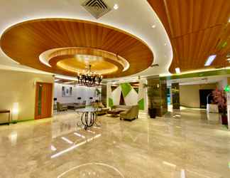 Lobi 2 Whiz Prime Hotel Kelapa Gading