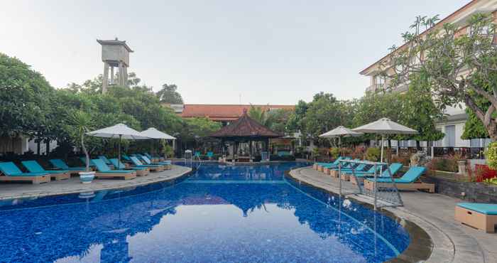 Swimming Pool Kuta Beach Club Hotel