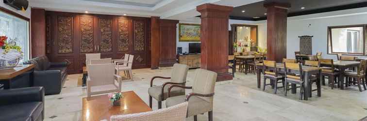 Lobby Urbanview Hotel Taman Suci Denpasar Bali