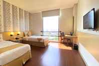 Kamar Tidur Hotel 88 Embong Malang By WH