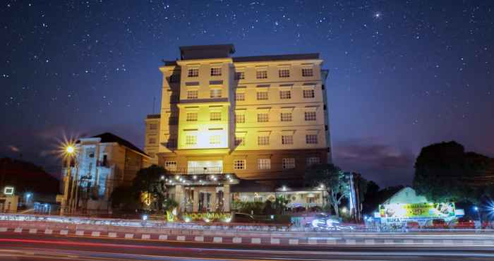 Bên ngoài Noormans Hotel Semarang