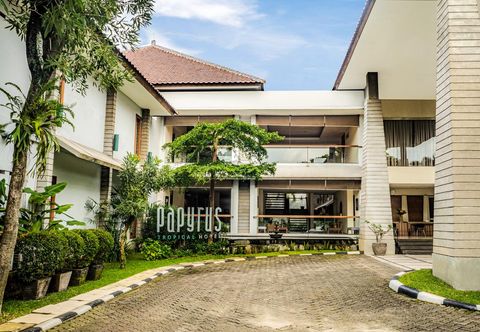 外部的 Papyrus Tropical Hotel