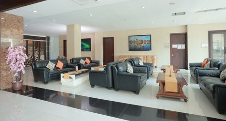 Lobby 2 Megaland Hotel Solo