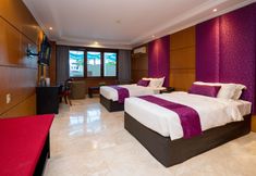 Bedroom 4 Hotel Bumi Senyiur