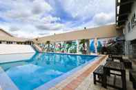 Swimming Pool Hotel Bumi Senyiur