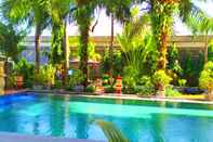 Swimming Pool Puri Saron Hotel Denpasar