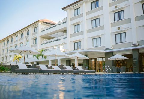 Swimming Pool Sahid T-More Kupang