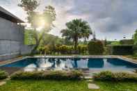 Kolam Renang 4 BR Mountain View Villa with a private pool 1