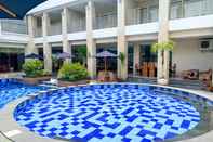 Kolam Renang Bueno Colombo Hotel 