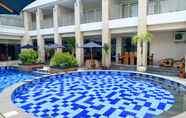 Swimming Pool 4 Bueno Colombo Hotel 