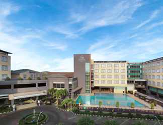 Bên ngoài 2 Grage Hotel Cirebon