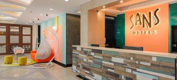 Lobby 2 Sans Hotel The Green Bekasi by RedDoorz