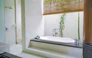 In-room Bathroom 4 Bale Gede Luxury Villas