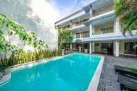 Swimming Pool Spazzio Bali Hotel