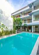 SWIMMING_POOL Spazzio Bali Hotel