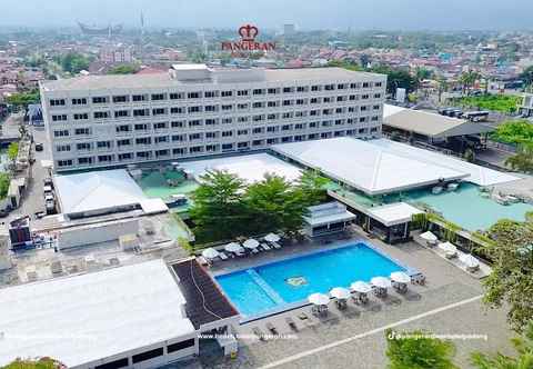 Bên ngoài Pangeran Beach Hotel