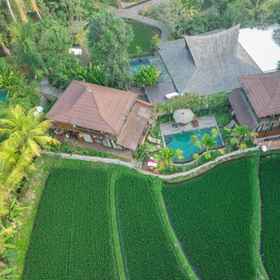 EPS的Gusde Tranquil Villas 1, 酒店 Rusters Pottery Studio