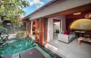 Kolam Renang 3 Seminyak Sanctuary Villa by Ini Vie Hospitality 